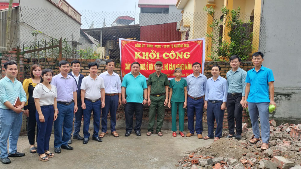 ĐẢNG ỦY -HĐND -UBND -UBMTTQ VIỆT NAM XÃ ĐỒNG THÁI KHỞI CÔNG XÂY DỰNG NHÀ Ở CHO HỘ NGHÈO CẬN NGHÈO NĂM 2024