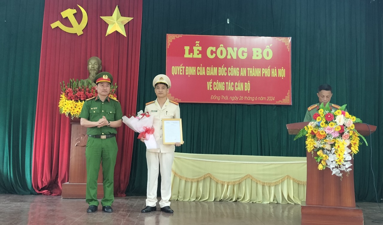LỄ CÔNG BỐ QUYẾT ĐỊNH TRƯỞNG CÔNG AN XÃ ĐÔNG THÁI
